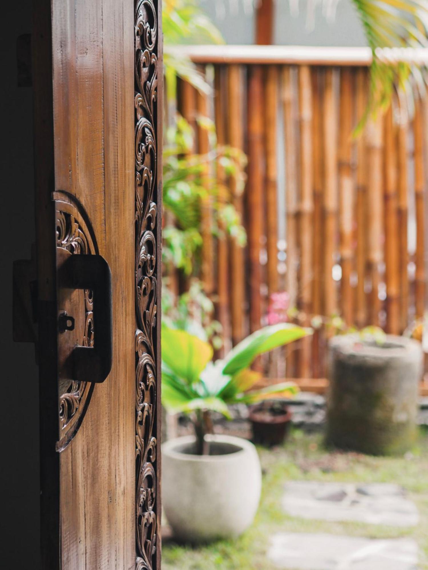 Secret Spot Surf And Stay Kuta  Экстерьер фото