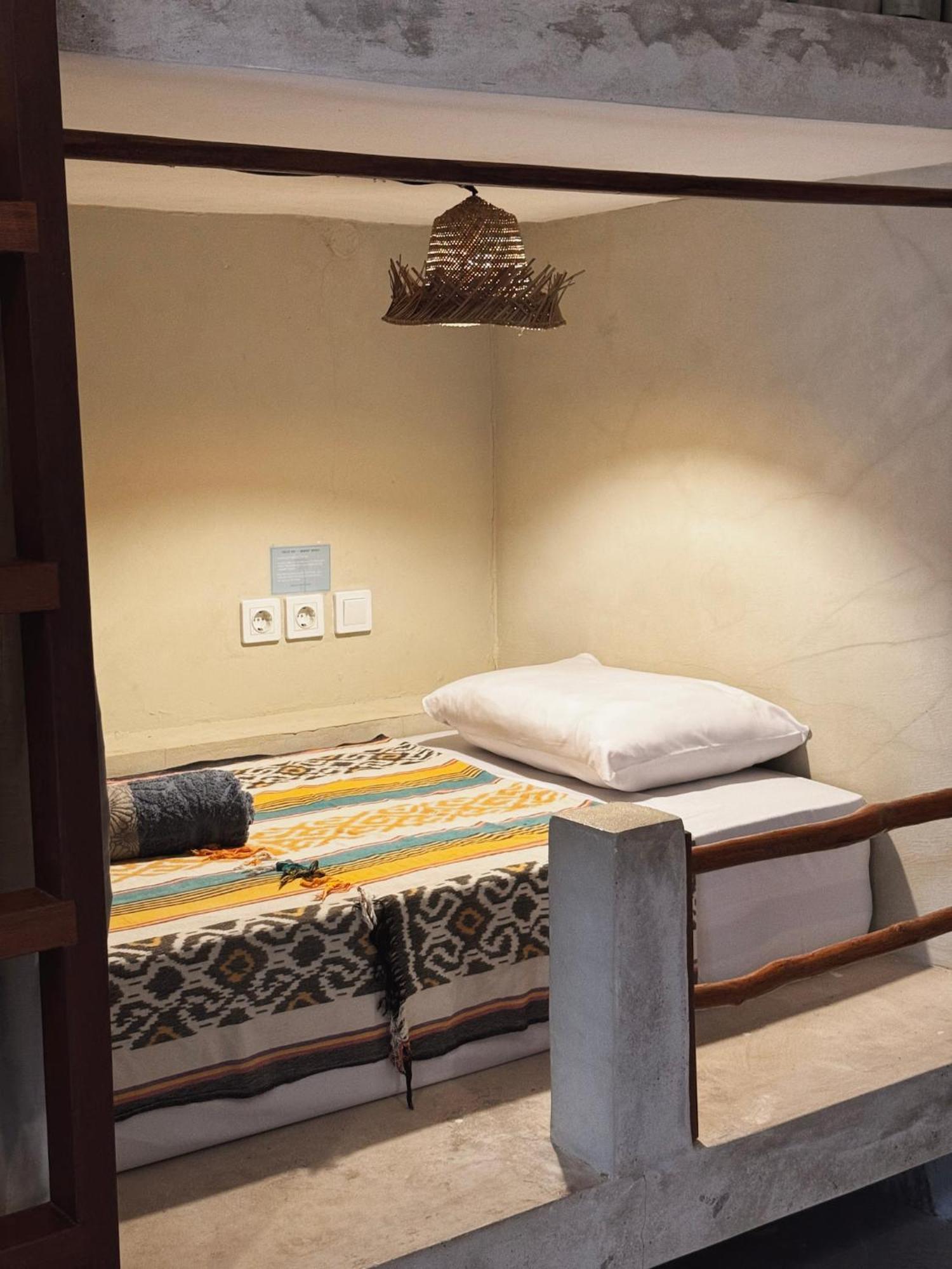 Secret Spot Surf And Stay Kuta  Экстерьер фото