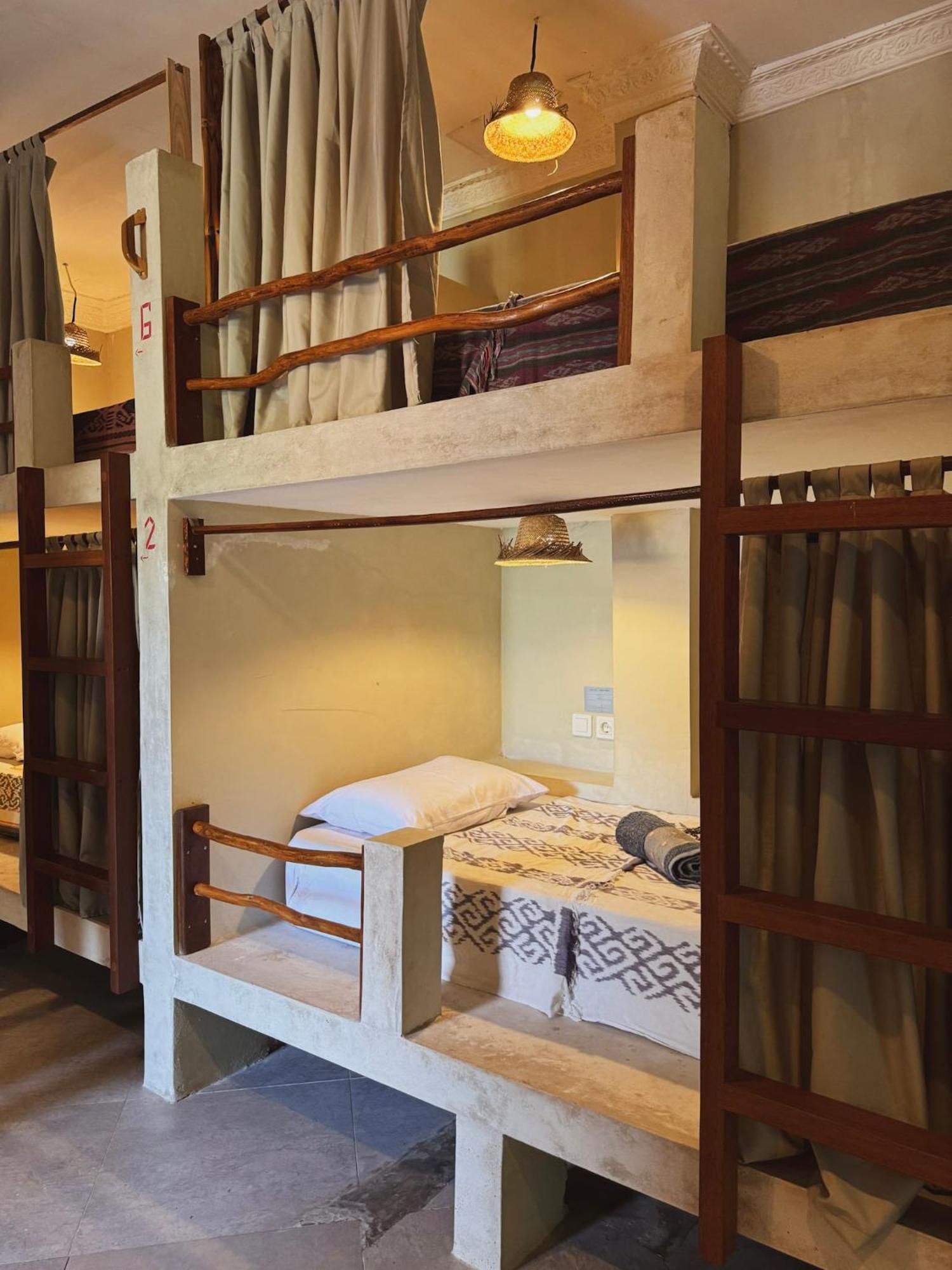 Secret Spot Surf And Stay Kuta  Экстерьер фото