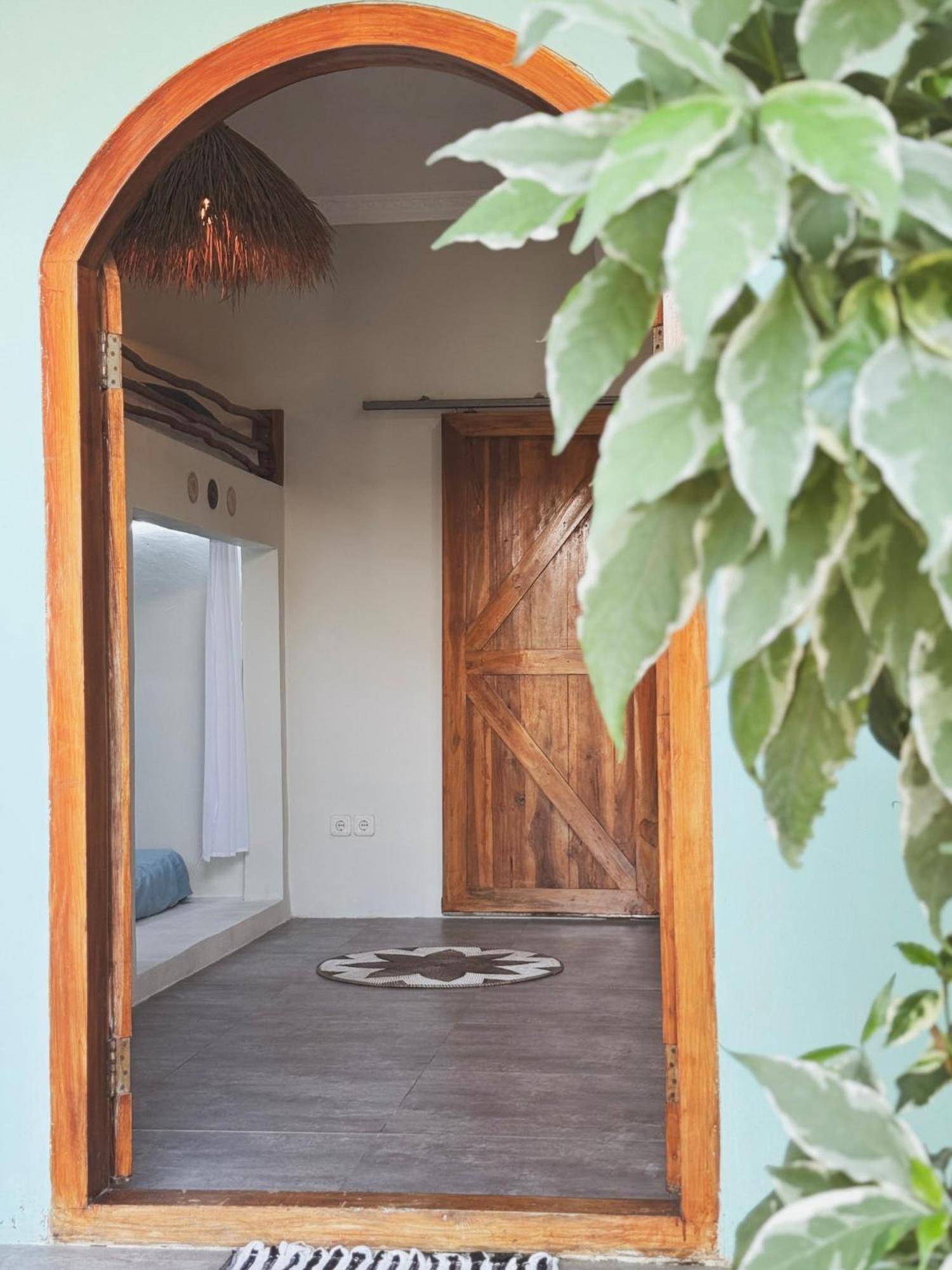Secret Spot Surf And Stay Kuta  Экстерьер фото