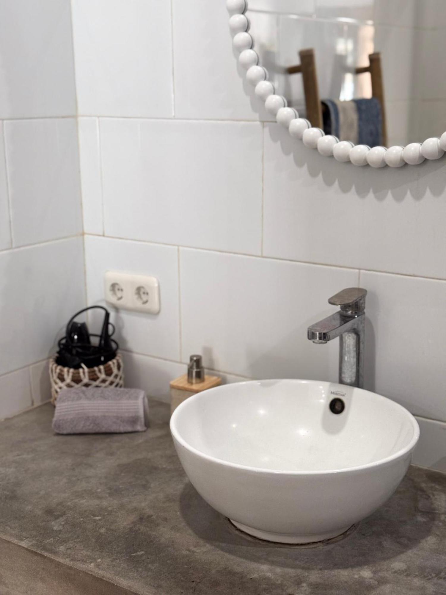 Secret Spot Surf And Stay Kuta  Экстерьер фото